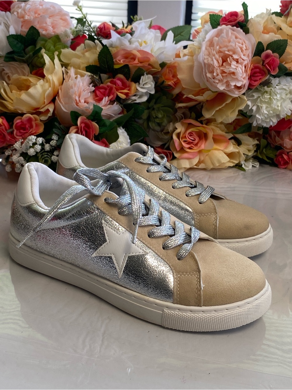 Pierre Dumas RockSTAR Fast-6 Metallic Silver Gold Star Sneakers Women’s Size 8